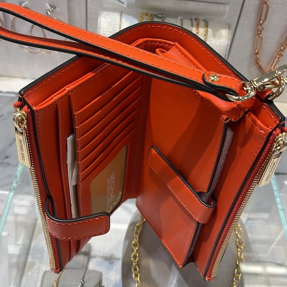 Michael Kors Jet Set Lg Ombré Signature Logo Double Zip Wallet Wristlet
RED CLAY - Picture 8 of 16